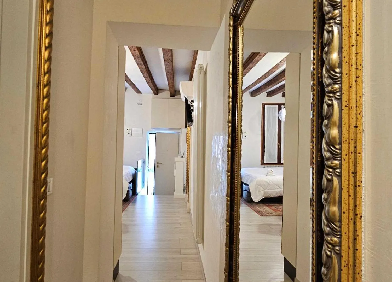 Apartment La Residenza Di Carlo Close To Piazza San Marco Venice