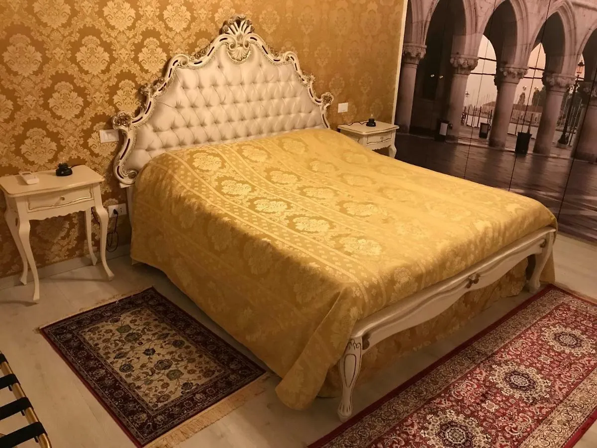 La Residenza Di Carlo Close To Piazza San Marco Venice Italy
