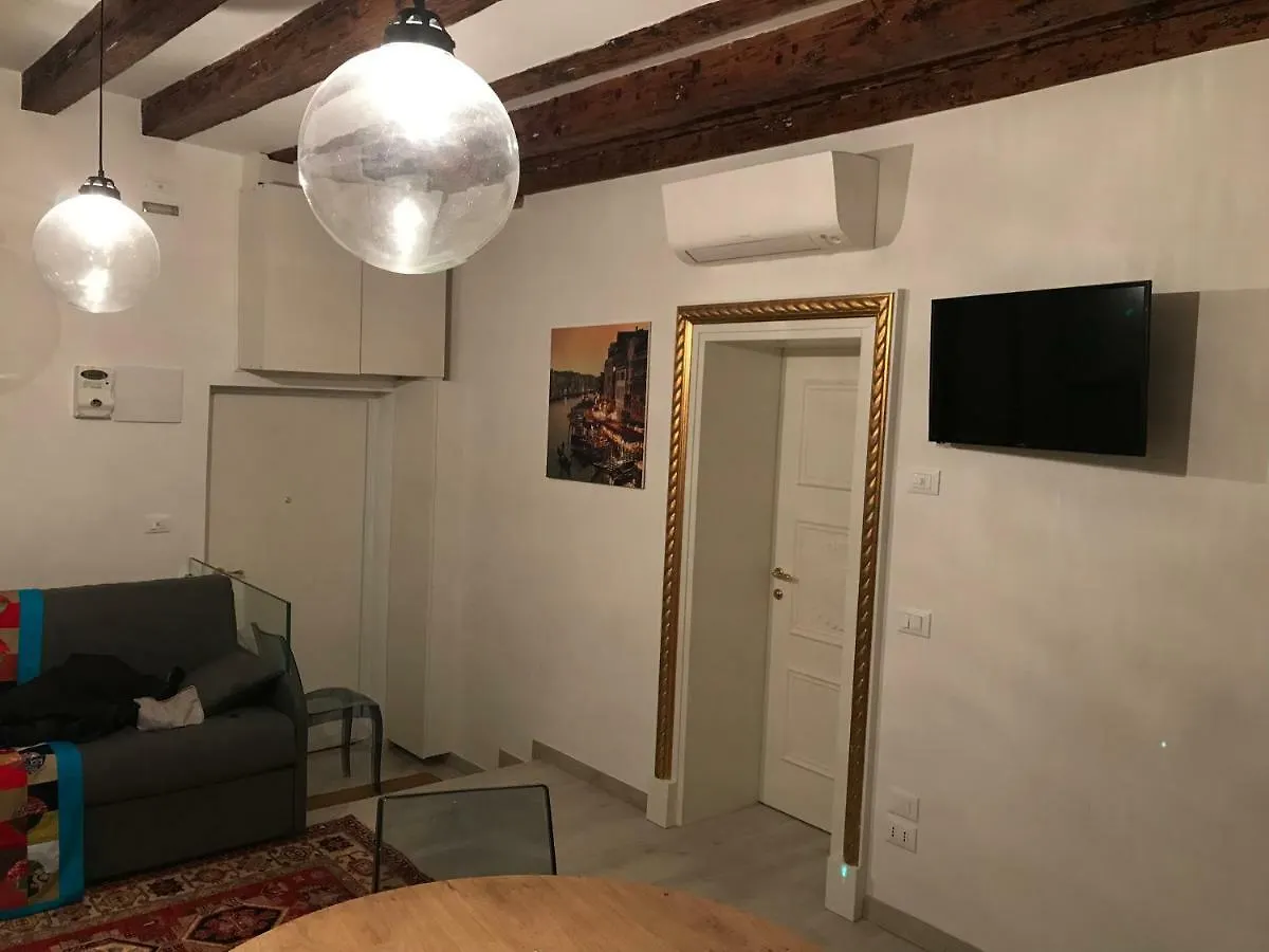 Apartment La Residenza Di Carlo Close To Piazza San Marco Venice Italy