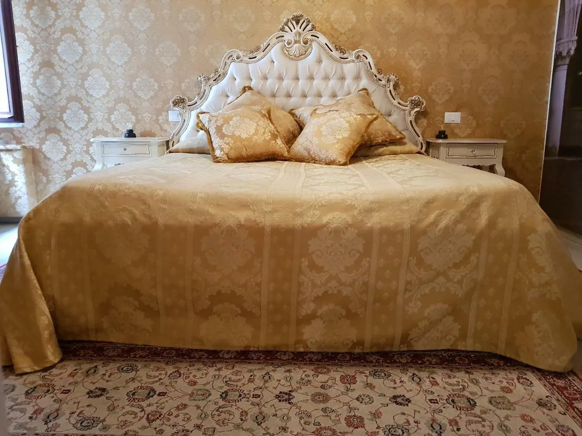 Apartment La Residenza Di Carlo Close To Piazza San Marco Venice