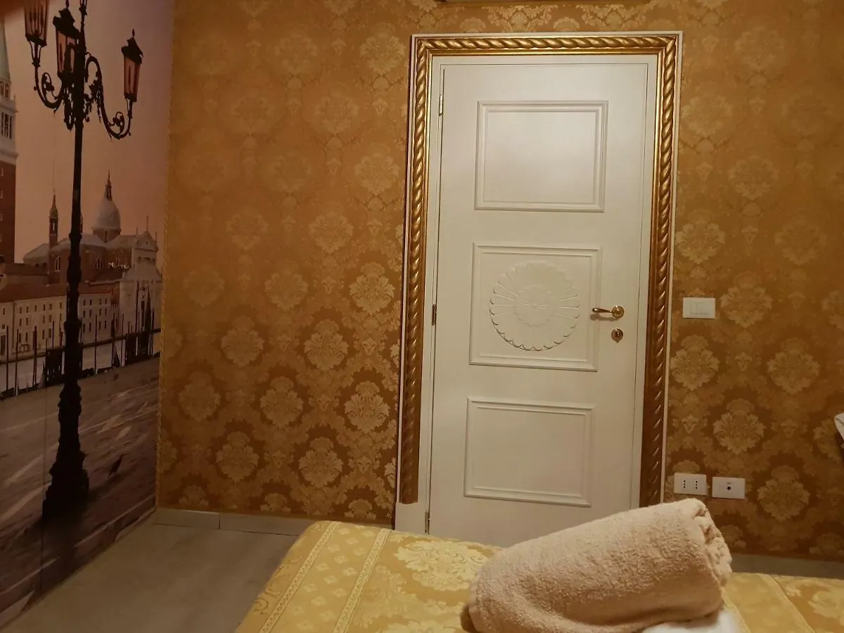 Apartment La Residenza Di Carlo Close To Piazza San Marco Venice