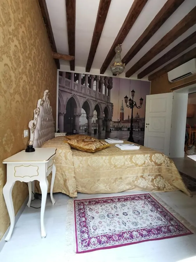 Apartment La Residenza Di Carlo Close To Piazza San Marco Venice