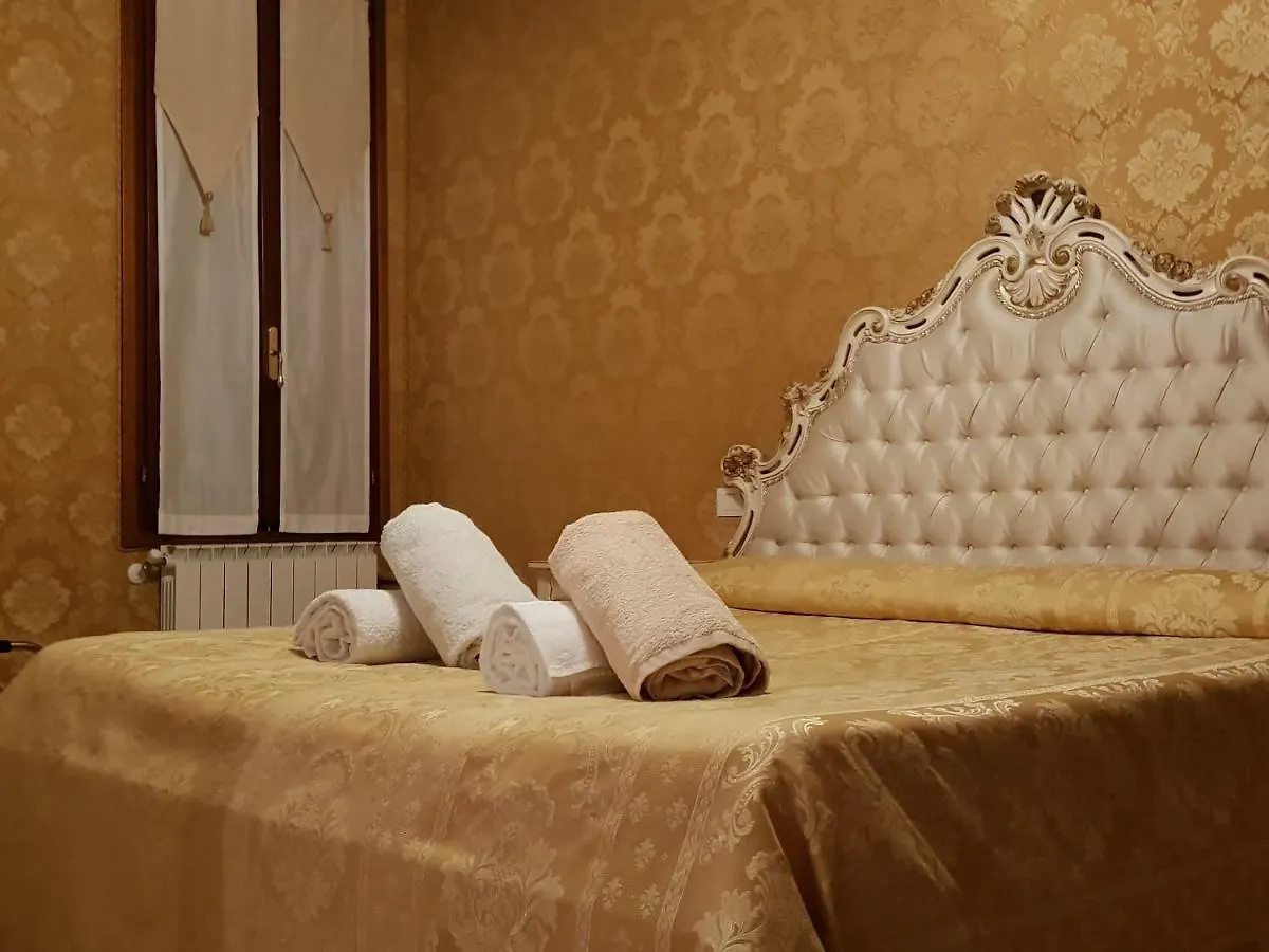 Apartment La Residenza Di Carlo Close To Piazza San Marco Venice